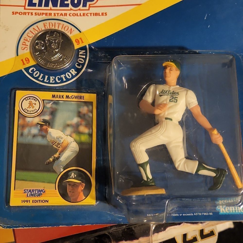 Starting lineup mark mcGwire figure - Picture 4 of 4